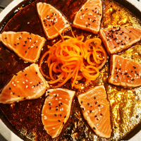 14. Tataki de salmón (8 unidades)