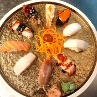 38. Moriawase sushi (10 piezas)