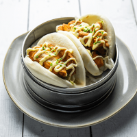 20. Bao buns de pollo frito (1 ud)