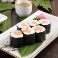 44B. Sake maki (rollito de salmón)