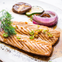 65. Teppanyaki de salmón